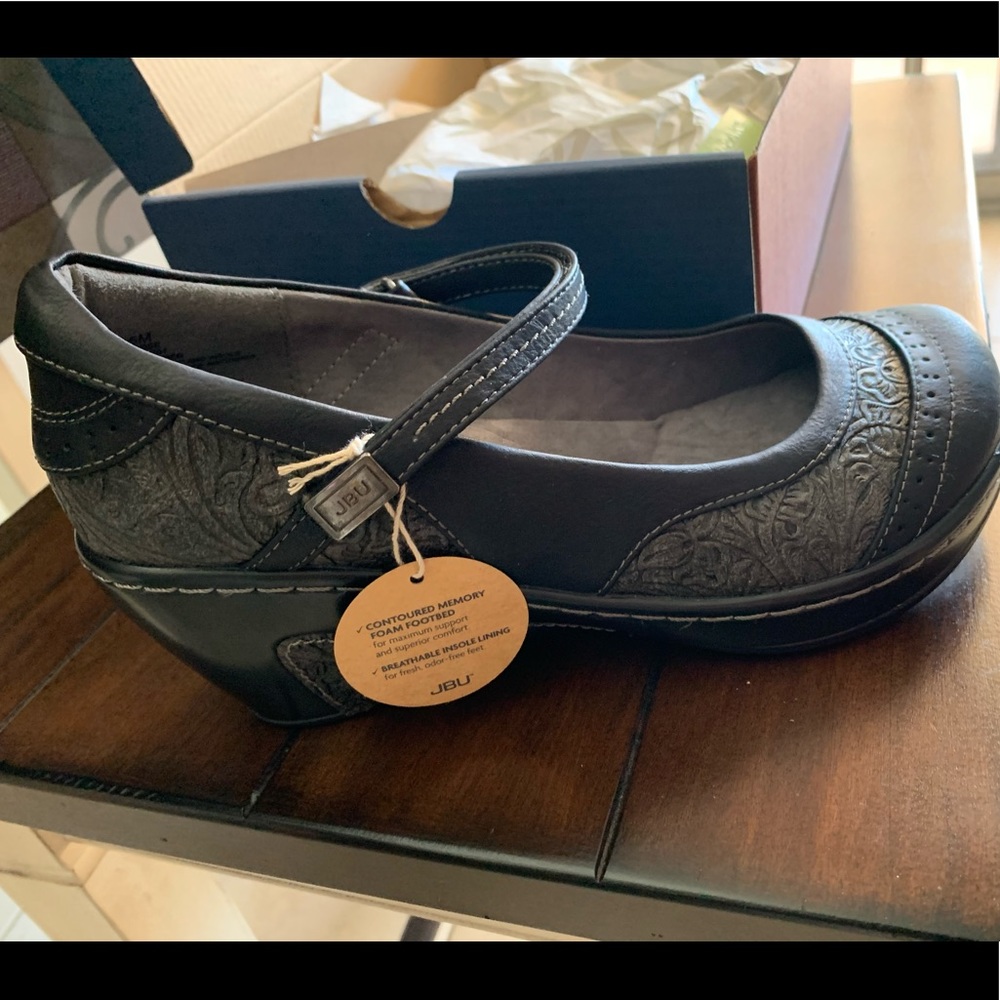 Jambu Mary Janes